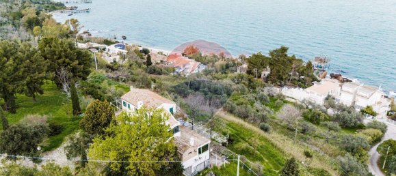 11 rooms Villa in Vasto, Italy No. 41863 3