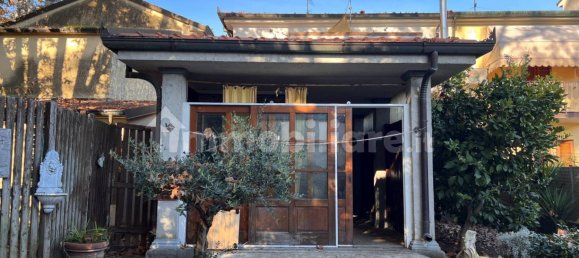 2 bedrooms Villa in Viareggio, Italy No. 39660 37