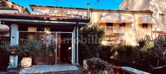 2 bedrooms Villa in Viareggio, Italy No. 39660 36