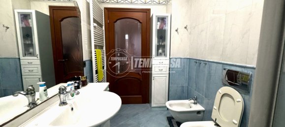 Квартира с 2 спальнями в Турин, Италия № 348712 4