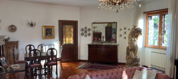 4 bedrooms Villa in Rome, Italy No. 334949 6