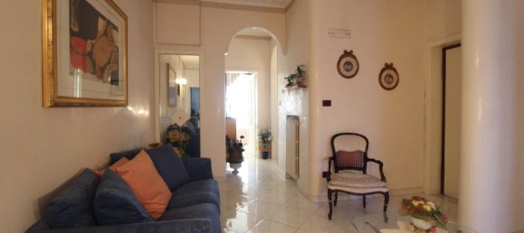 3-Zimmer Wohnung in Trani, Italy, Nr. 80056 2