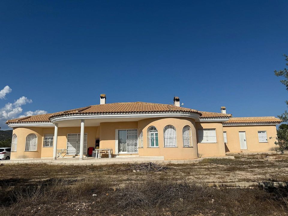 3 bedrooms Villa in Onil, Spain No. 283284
