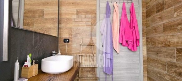 3 Schlafzimmer Wohnung in Curtatone, Italy, Nr. 329818 14