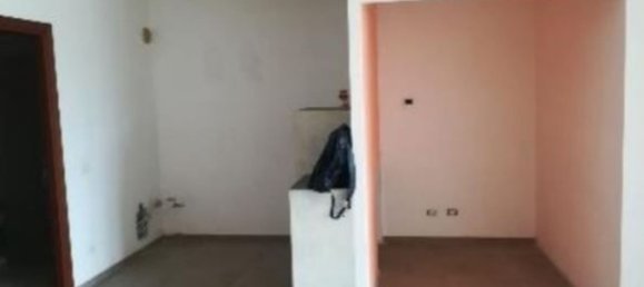 80m² Office in Cugliate-Fabiasco, Italy No. 364877 2