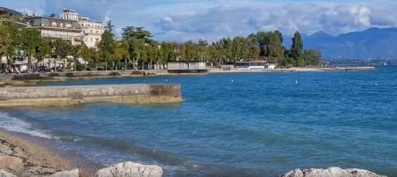 Пентхаус с 3 комнатами в Дезенцано дель Гарда, Италия № 22656 27