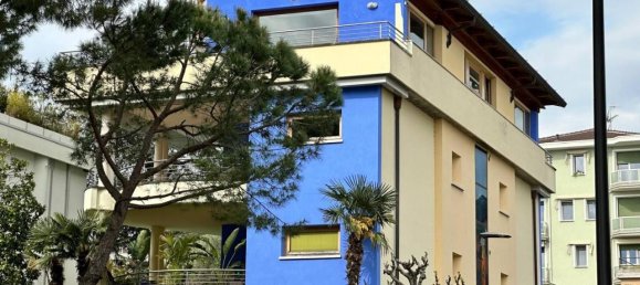 Пентхаус с 3 комнатами в Дезенцано дель Гарда, Италия № 22656 22