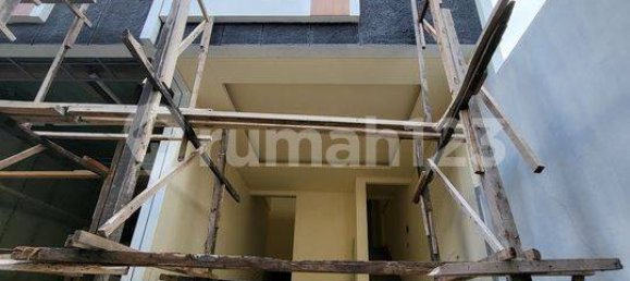 3 bedrooms House in Jakarta, Indonesia No. 1475 36