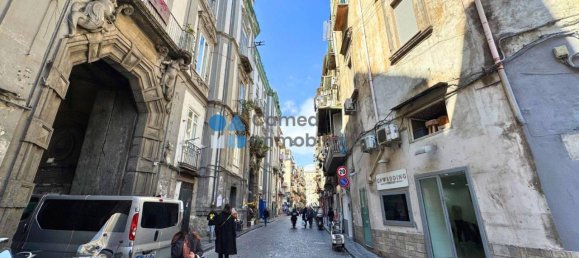 3 rooms Apartment in Naples, Italy No. 39866 4