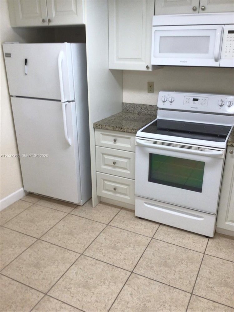 2 chambres propriété commerciale à vendre à Miami, Miami-Dade, Florida, USA № 615212