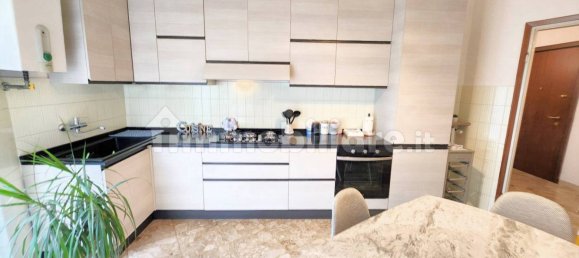 2 bedrooms Apartment in Verona, Italy No. 380234 3