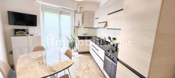 2 bedrooms Apartment in Verona, Italy No. 380234 2