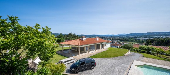 Дом с 4 спальнями в Гимарайнш, Португалия № 178753 2