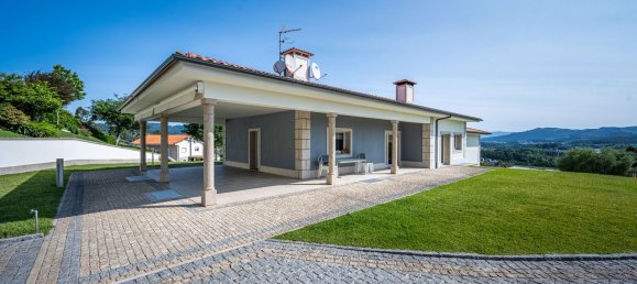 Дом с 4 спальнями в Гимарайнш, Португалия № 178753 13