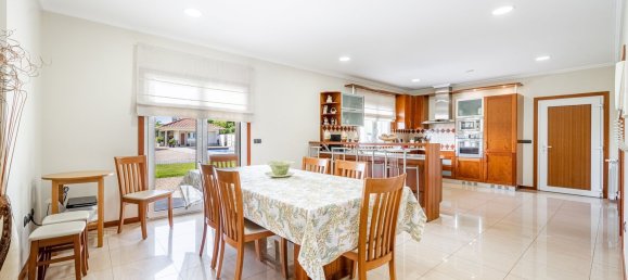 Дом с 4 спальнями в Гимарайнш, Португалия № 178753 20