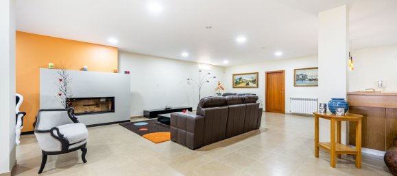 Дом с 4 спальнями в Гимарайнш, Португалия № 178753 31