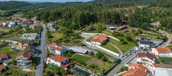 Дом с 4 спальнями в Гимарайнш, Португалия № 178753 40