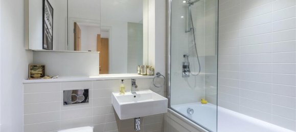 2 bedrooms Apartment in London, United Kingdom No. 13954 7