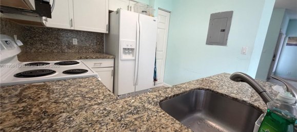 3 Schlafzimmer Doppelhaus in Miami, USA, Nr. 614263 10
