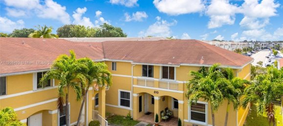 3 Schlafzimmer Doppelhaus in Miami, USA, Nr. 614263 2