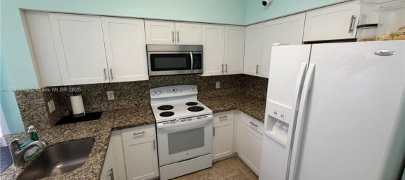 3 Schlafzimmer Doppelhaus in Miami, USA, Nr. 614263 13