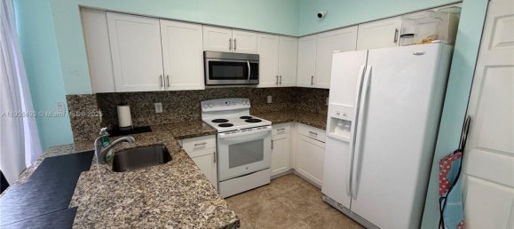 3 Schlafzimmer Doppelhaus in Miami, USA, Nr. 614263 11