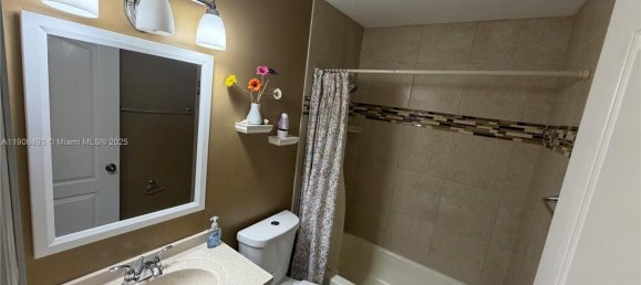 3 Schlafzimmer Doppelhaus in Miami, USA, Nr. 614263 30