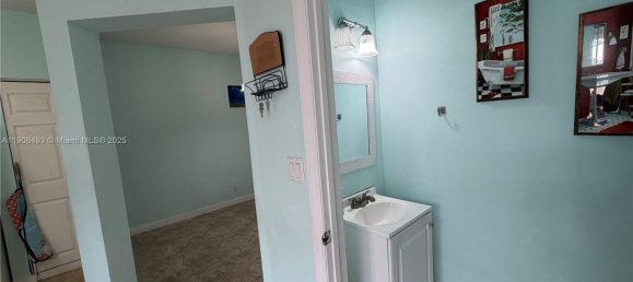 3 Schlafzimmer Doppelhaus in Miami, USA, Nr. 614263 14