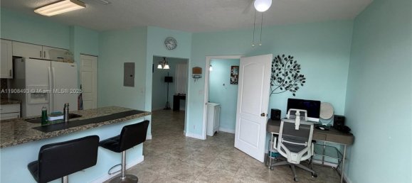 3 Schlafzimmer Doppelhaus in Miami, USA, Nr. 614263 4