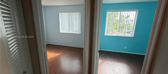 3 Schlafzimmer Doppelhaus in Miami, USA, Nr. 614263 21