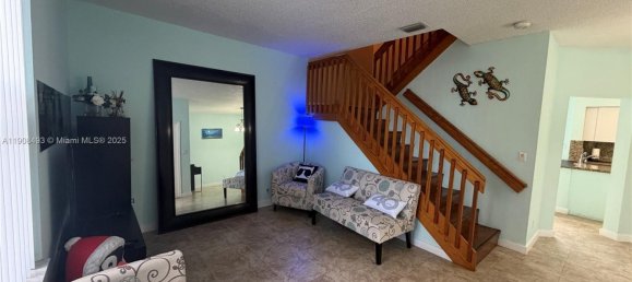 3 Schlafzimmer Doppelhaus in Miami, USA, Nr. 614263 7