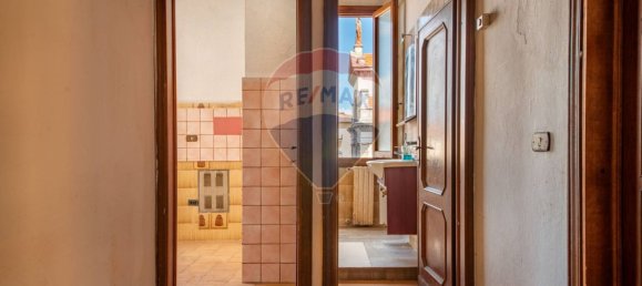 Дом с 9 комнатами в Монтеварки, Италия № 262065 5