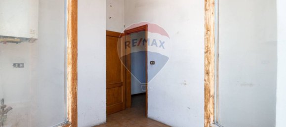 Дом с 9 комнатами в Монтеварки, Италия № 262065 11