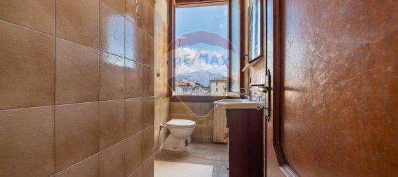 Дом с 9 комнатами в Монтеварки, Италия № 262065 8