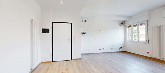 3 bedrooms Apartment in Maranello, Italy No. 370531 6