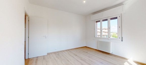 3 bedrooms Apartment in Maranello, Italy No. 370531 20