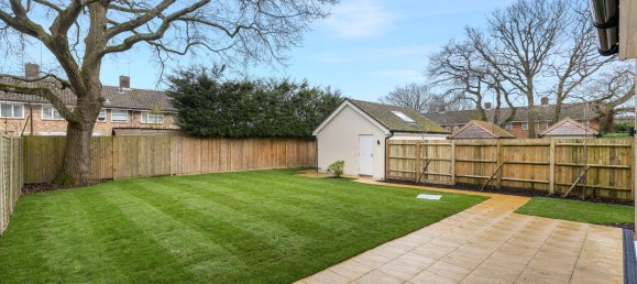 3 bedrooms House in Crawley, United Kingdom No. 1002 29