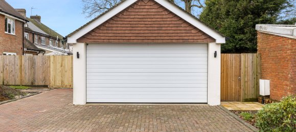 3 bedrooms House in Crawley, United Kingdom No. 1002 46