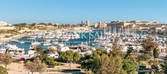 3 bedrooms Penthouse in Gzira, Malta No. 9157 2