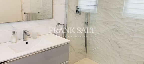 3 bedrooms Penthouse in Gzira, Malta No. 9157 12