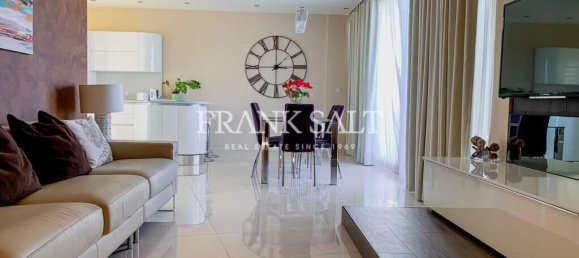 3 bedrooms Penthouse in Gzira, Malta No. 9157 6