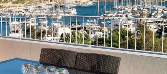 3 bedrooms Penthouse in Gzira, Malta No. 9157 4