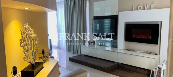 3 bedrooms Penthouse in Gzira, Malta No. 9157 8