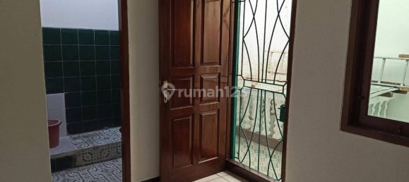 3 Schlafzimmer Haus in Grogol Petamburan, Indonesia, Nr. 2489 5