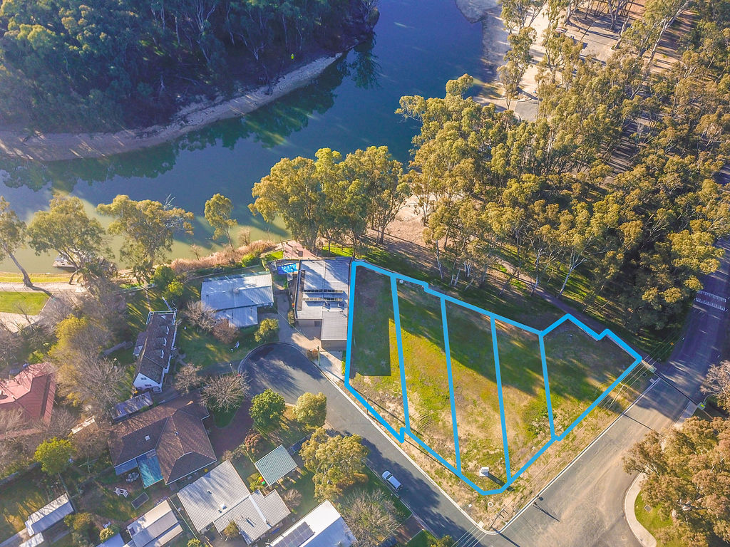  Land in Deniliquin, Australia No. 835