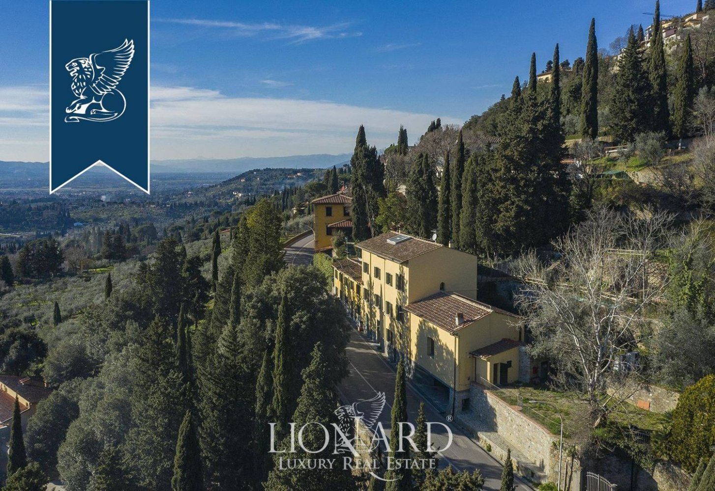 8 rooms Villa in Fiesole, Italy No. 129281