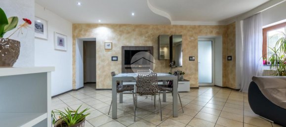 Casa de 6 habitaciónes en Cuneo, Italy No. 143549 7