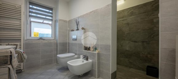 Casa de 6 habitaciónes en Cuneo, Italy No. 143549 14