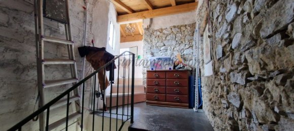 3-salle Appartement à San Biagio della Cima, Italy No. 15186 9