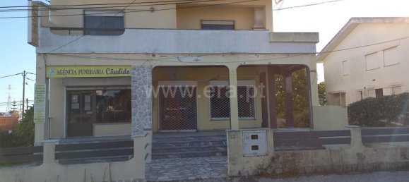 3 bedrooms House in Almada, Portugal No. 146766 2